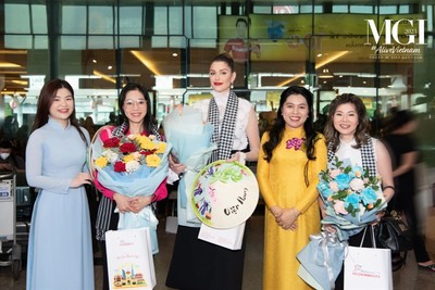 Thí sinh Miss Grand International 2023 được fans hâm mộ Việt Nam chào đón tại sân bay Tân Sơn Nhất