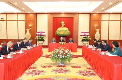 Tổng bí thư Nguyễn Phú Trọng điện đàm với Tổng thống Pháp