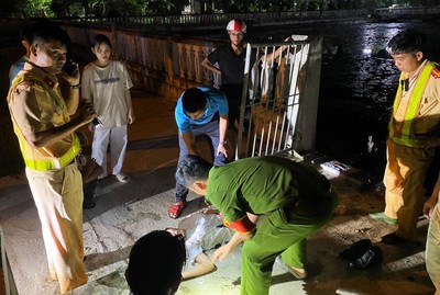 Đà Nẵng: CSGT lao xuống hồ sâu cứu 2 học sinh đuối nước