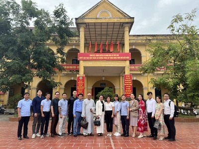 Học viên Học viện Báo chí & Tuyên truyền đi thực tế tại xã Phù Linh, huyện Sóc Sơn