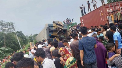 Bangladesh: Hai tàu hoả đâm nhau, ít nhất 20 người thiệt mạng