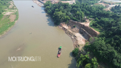TP. Lào Cai: “Bát nháo” hoạt động khai thác cát trên sông Hồng