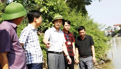 Lãnh đạo tỉnh Bắc Ninh kiểm tra sự cố sạt lở tại đê Hữu Cầu