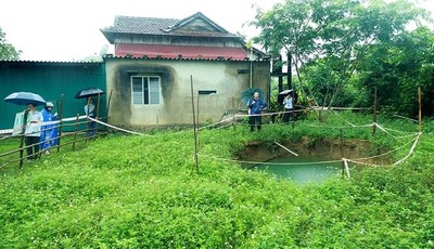 Quảng Bình: Hố tử thần sâu 12m xuất hiện trong vườn nhà dân ở Lệ Thủy