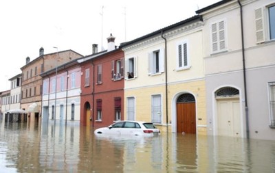 Ban bố cảnh báo đỏ về mưa lũ tại nhiều vùng của Italy