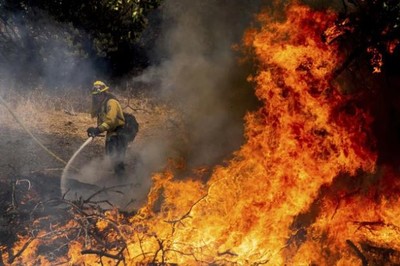 Mỹ: Hàng nghìn người sơ tán do cháy rừng lan rộng tại bang California