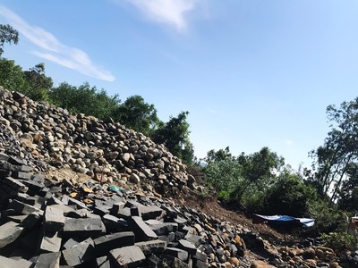 Quảng Ngãi: “Đá tặc” hoành hành khu vực mỏ đá Tịnh Hoà