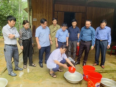 CDC Hà Tĩnh khẩn trương giám sát, chỉ đạo xử lý môi trường sau lũ tại huyện Hương Khê