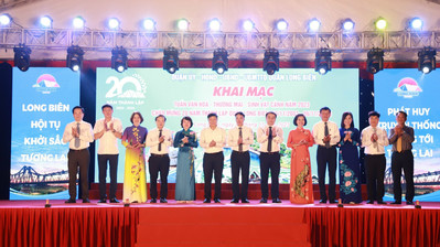 Khai mạc Tuần Văn hóa – Thương mại – Sinh vật cảnh chào mừng 20 năm thành lập quận Long Biên