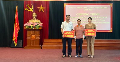 Xã Tứ Hiệp (Thanh Trì, Hà Nội) trao hơn 243 triệu đồng hỗ trợ nạn nhân vụ cháy nhà thu mua phế liệu