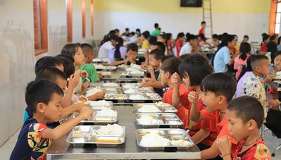 Điện Biên: Trường PTDT bán trú TH&THCS Lóng Sập nâng cao chất lượng bữa ăn bán trú