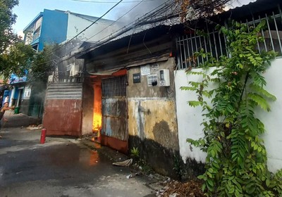 TP Hồ Chí Minh: Cháy xưởng sản xuất giấy trong khu dân cư