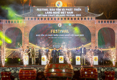 Chủ tịch Quốc hội Vương Đình Huệ dự khai mạc Festival Bảo tồn và Phát triển làng nghề năm 2023