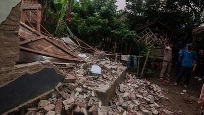 Động đất mạnh 7,2 độ richter gây sóng thần tại Indonesia