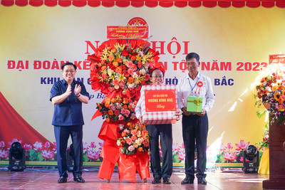 Chủ tịch Quốc hội dự Ngày hội Đại liên kết toàn dân tộc bản địa bên trên Đà Nẵng