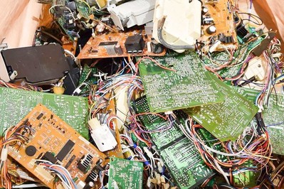 Nhật Bản khai thác vàng từ rác thải điện tử