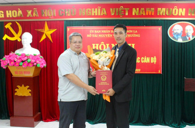 Ông Nguyễn Việt Dũng giữ chức vụ Giám đốc Trung tâm Phát triển quỹ đất tỉnh Sơn La