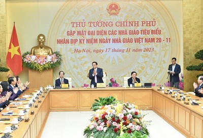 Thủ tướng Chính phủ Phạm Minh Chính gặp mặt đại diện các nhà giáo tiêu biểu