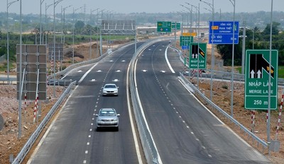 Phó Thủ tướng yêu cầu Bộ GTVT khẩn trương xây dựng quy chuẩn đường cao tốc