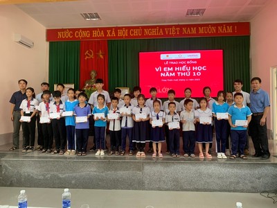 Thừa Thiên Huế: Viettel huyện Phong Điền trao 50 suất học bổng “Vì em hiếu học”