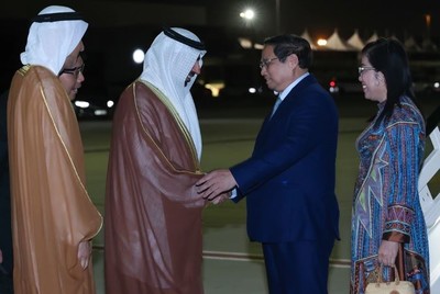 Thủ tướng tới Dubai, bắt đầu tham dự COP28 và chuỗi hoạt động song phương