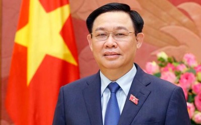 Chủ tịch Quốc hội lên đường dự Hội nghị cấp cao Quốc hội 3 nước Campuchia - Lào - Việt Nam