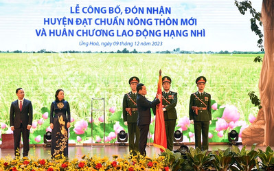 Huyện Ứng Hòa (Hà Nội) nhận Huân chương Lao động hạng Nhì