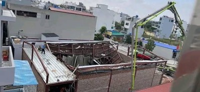 Thái Bình: Sập mái nhà đang thi công, 8 người thương vong
