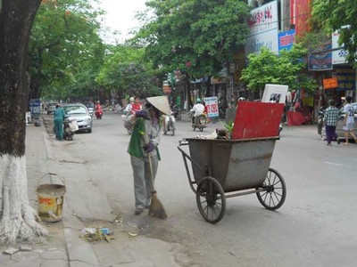 Nghị lực của chị Hà Thị Nga - công nhân quét rác tại thành phố Bắc Giang