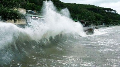Ngày 24/12, tàu thuyền trên biển cần đề phòng lốc xoáy, gió giật mạnh