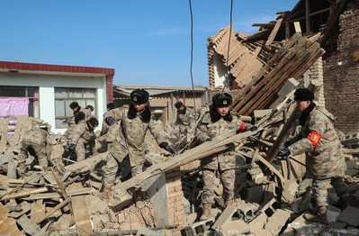 Trung Quốc: Dựng hơn 11.000 nhà tạm cho người dân lánh nạn do động đất