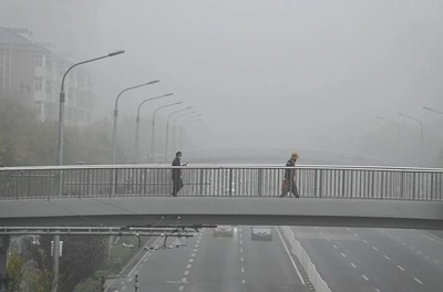Trung Quốc: Cảnh báo màu cam về tình trạng sương mù dày đặc