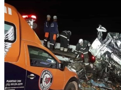 Brazil: Xe buýt đâm xe tải khiến 25 người thiệt mạng