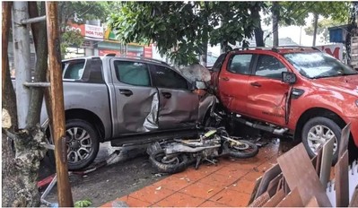 Quảng Ninh: Ô tô bán tải tông 2 xe máy, khiến 3 người tử vong