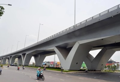 Cây cầu vượt bằng thép lớn nhất Việt Nam