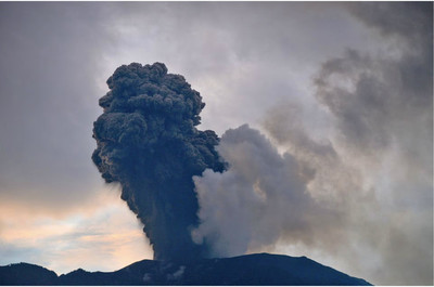 Indonesia: Sơ tán người dân sau khi núi lửa Marapi phun trào