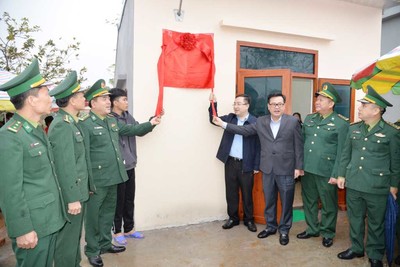 Quảng Ninh: Mang Tết ấm tới quân dân nơi biên giới