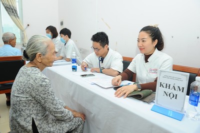 Hơn 600 người dân đăng ký khám, sàng lọc miễn phí bệnh ung thư phổi tại Thừa Thiên Huế