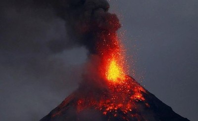 Indonesia: Nhiều núi lửa đồng loạt phun trào khiến hàng nghìn người phải sơ tán