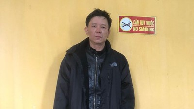 Bắc Giang: Tạm giữ lái xe uống rượu ‘thông chốt’, kéo lê xe mô tô cảnh sát