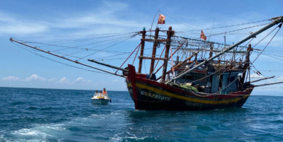 Quảng Bình: 2 tàu cá chìm trên biển, tìm thấy thi thể 1 ngư dân