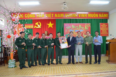 Đắk Lắk: Đoàn công tác của Tỉnh thăm, chúc Tết cán bộ, chiến sĩ biên phòng