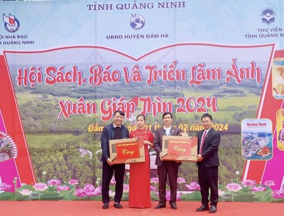 Quảng Ninh tổ chức trưng bày sách, báo xuân tại 15 điểm