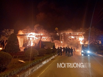 Lạng Sơn: Cổng Barie tự động số 2 tại Cửa khẩu Quốc tế mới chạy thử nghiệm đã bị cháy rụi