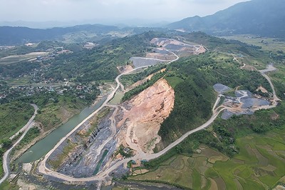 Xử phạt 700 triệu đồng một công ty khai thác quặng apatit ở Lào Cai