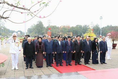 Lãnh đạo Đảng, Nhà nước viếng Chủ tịch Hồ Chí Minh nhân dịp Tết Nguyên đán