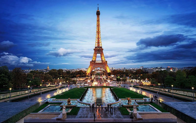 Pháp: Thúc đẩy dự án cấm ôtô lưu thông quanh tháp Eiffel