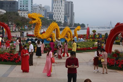 Đà Nẵng đón hơn 402.000 du khách, thu hơn 1.500 tỉ đồng dịp Tết