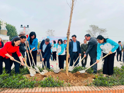 Hội Liên hiệp phụ nữ thành phố Hà Nội phát động Tết trồng cây Xuân Giáp Thìn