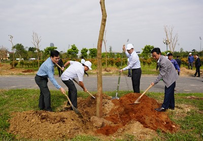 Thành phố Hà Tĩnh phát động tết trồng cây đời đời nhớ ơn Bác Hồ Xuân Giáp Thìn 2024